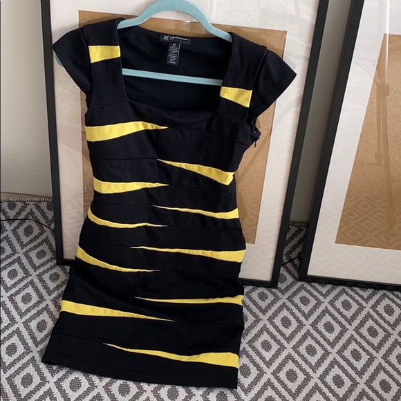 Black yellow stripe bandage dress - Picture 2 of 7
